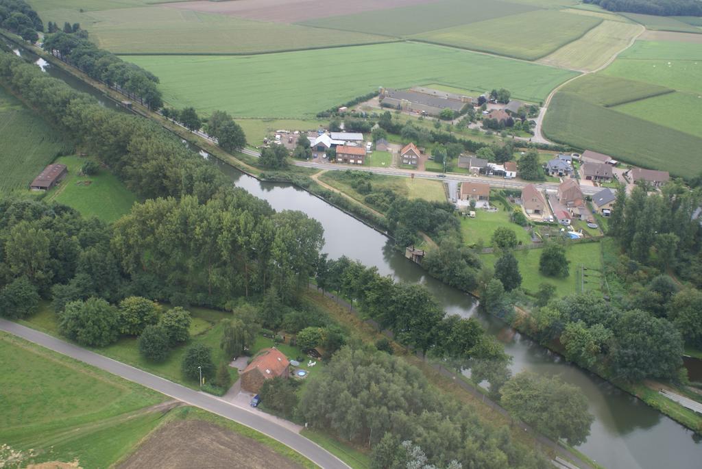 B&B De Passerel Bree Buitenkant foto